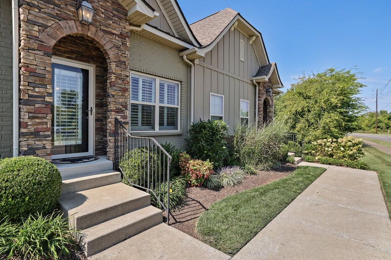 304 Thesing Ct, Nolensville, TN 37135