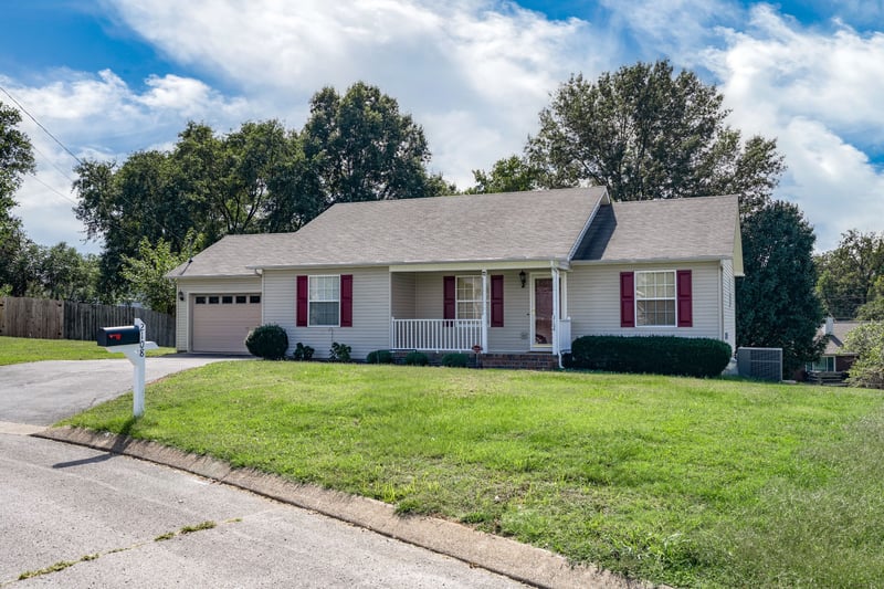 2108 Carrie Ct, Columbia, TN 38401