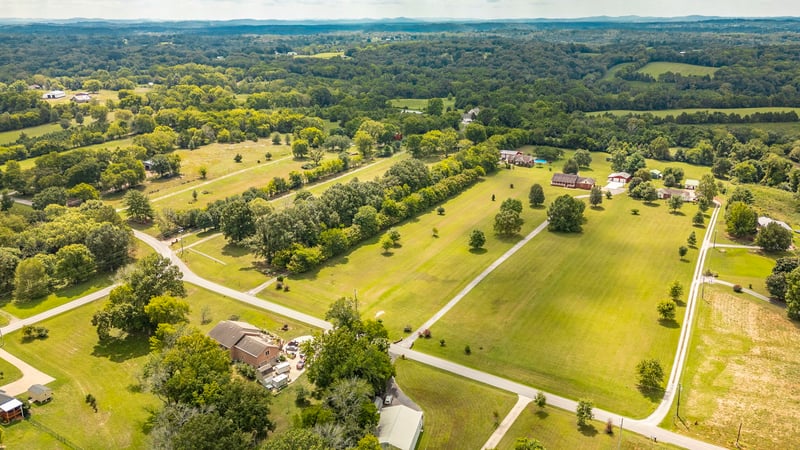 117 E Robertson Rd, Castalian Springs, TN 37031