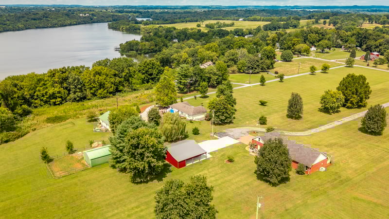 117 E Robertson Rd, Castalian Springs, TN 37031