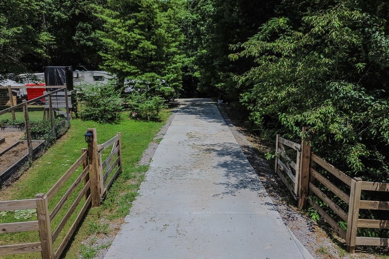 1005 Peery Rd, Kingston Springs, TN 37082