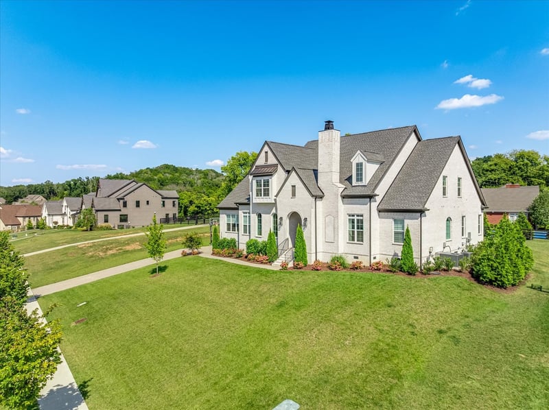 1742 Barrow Ln, Brentwood, TN 37027