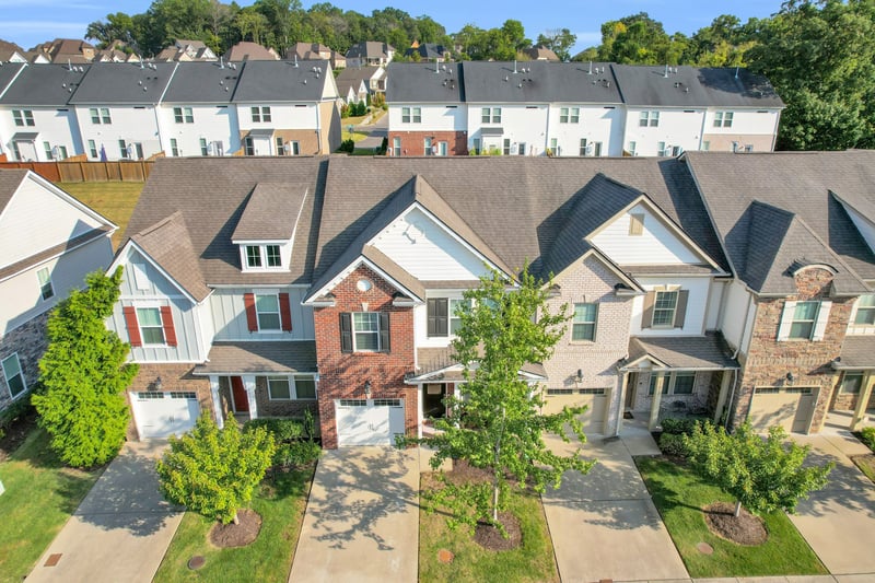 1034 Livingstone Ln, Mount Juliet, TN 37122