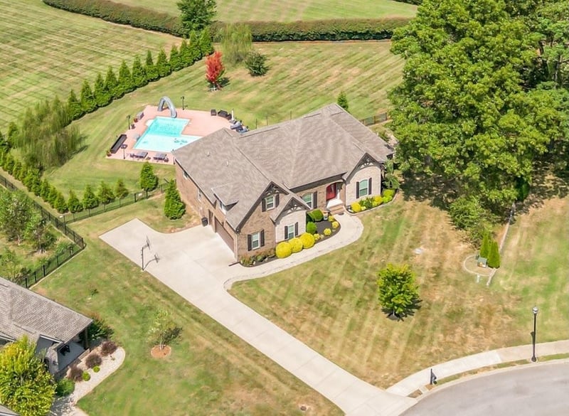 82 Deer Run Rd, Cross Plains, TN 37049