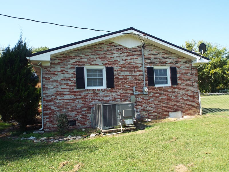 715 Poplar Bluff Rd E, Auburntown, TN 37016