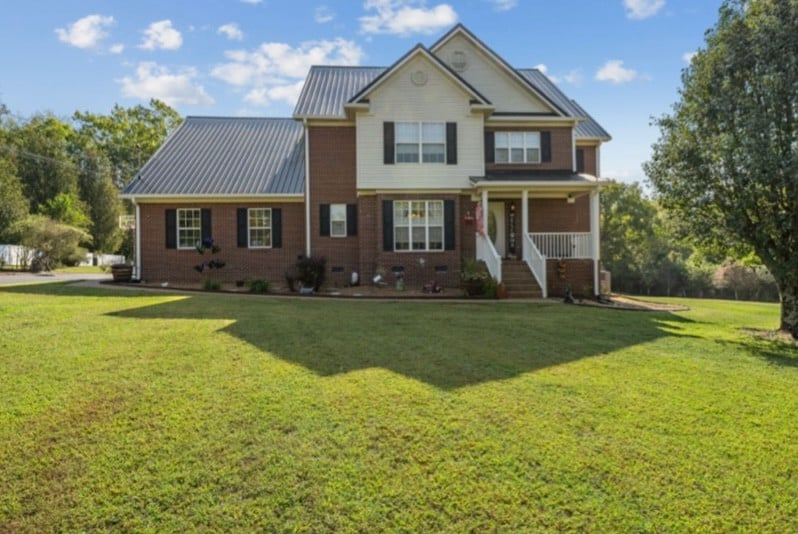 1109 Stonehenge Ct, Columbia, TN 38401