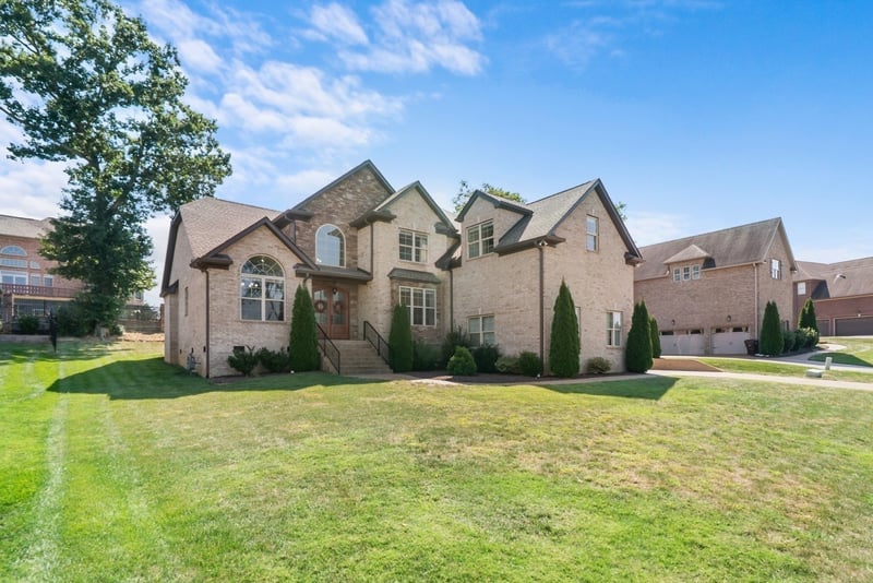 1032 Luxborough Dr, Hendersonville, TN 37075