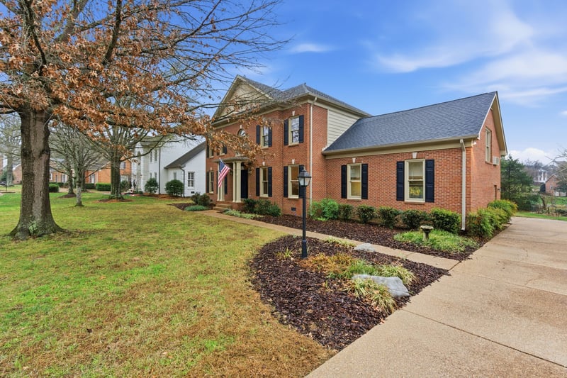 2046 Hunterwood Dr, Brentwood, TN 37027