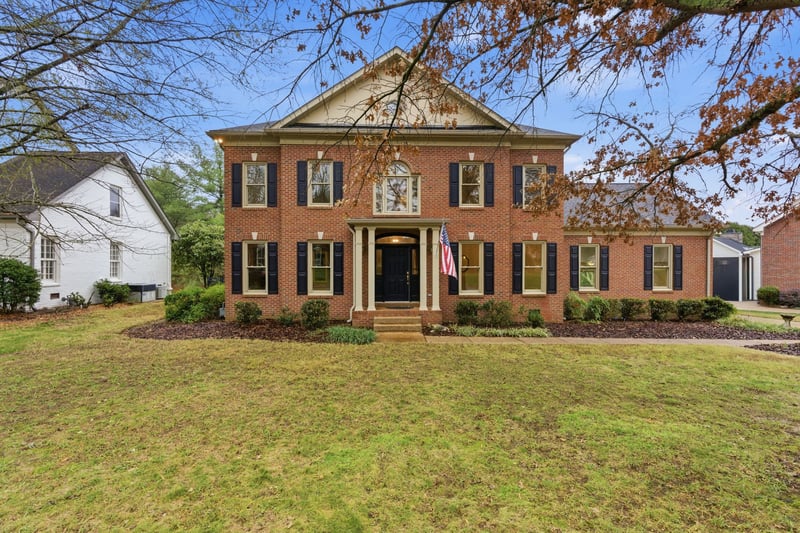 2046 Hunterwood Dr, Brentwood, TN 37027