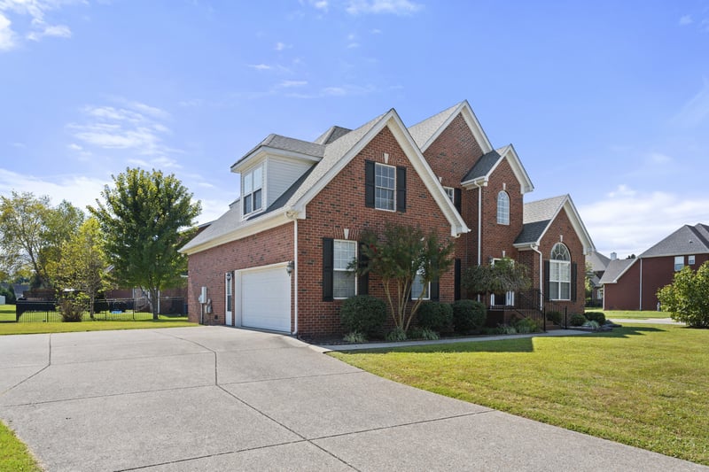 3245 Genoa Dr, Murfreesboro, TN 37128