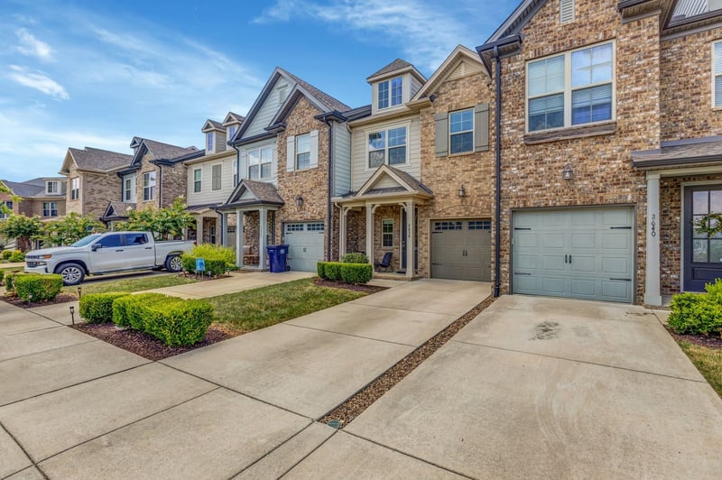 2636 Wellesley Square Dr, Thompsons Station, TN 37179