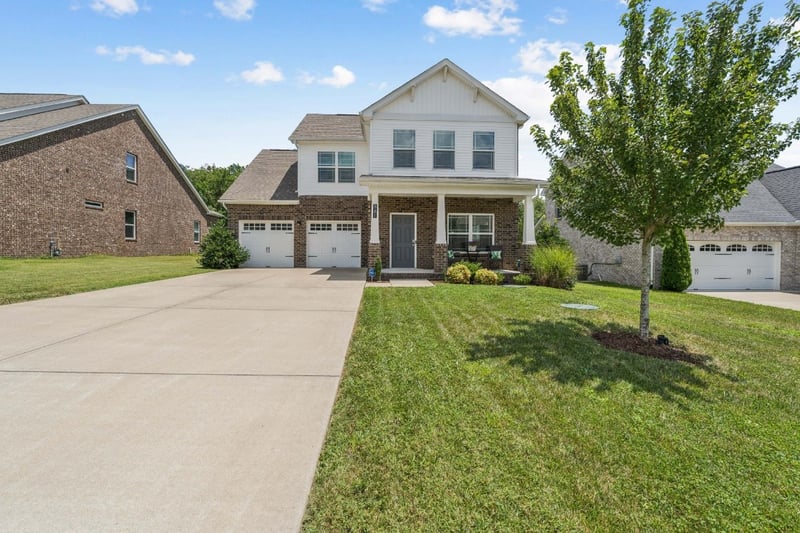 561 Oakvale Ln, Mount Juliet, TN 37122
