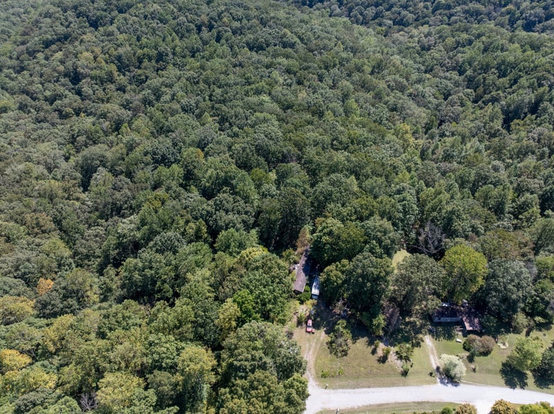 1028 Calahan Dr, White Bluff, TN 37187