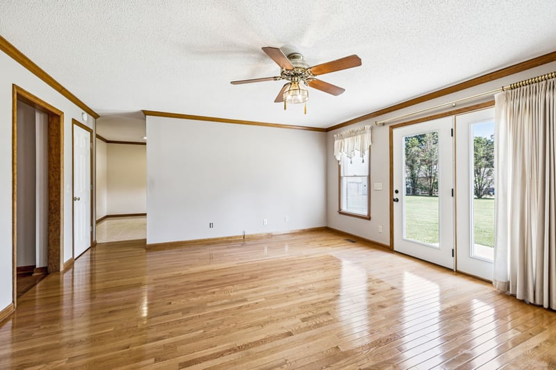 304 Gray Ln, Mount Pleasant, TN 38474