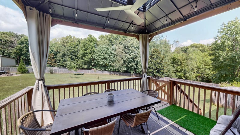 2005 Skyhawk Ct, White House, TN 37188