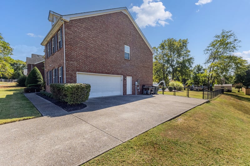 1405 Stone Creek Dr, Gallatin, TN 37066