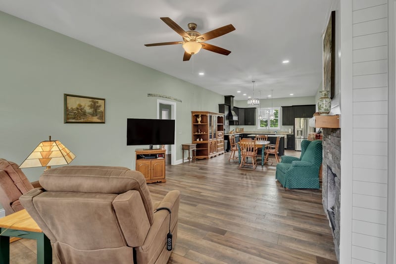 1006 Twilight Dr, Castalian Springs, TN 37031