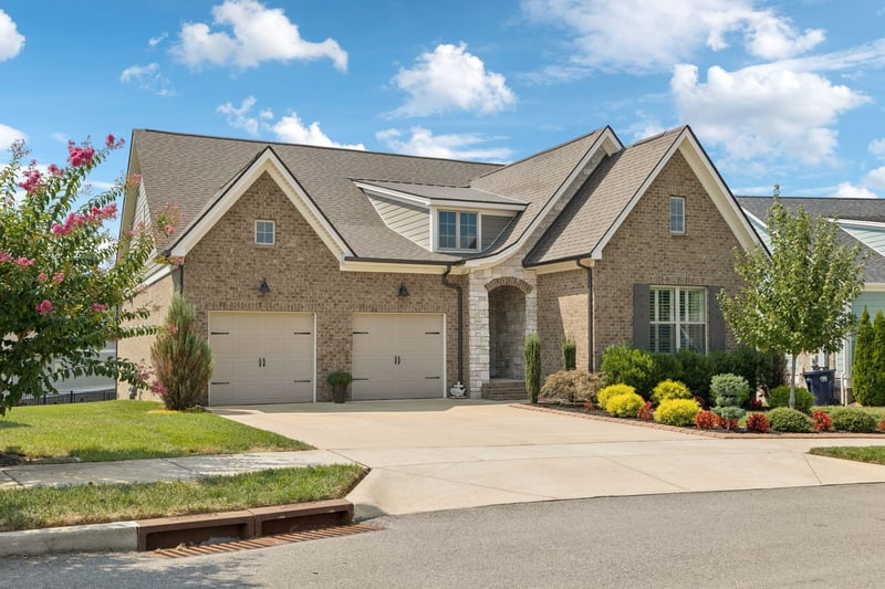 2409 Sturry Cove Dr, Thompsons Station, TN 37179