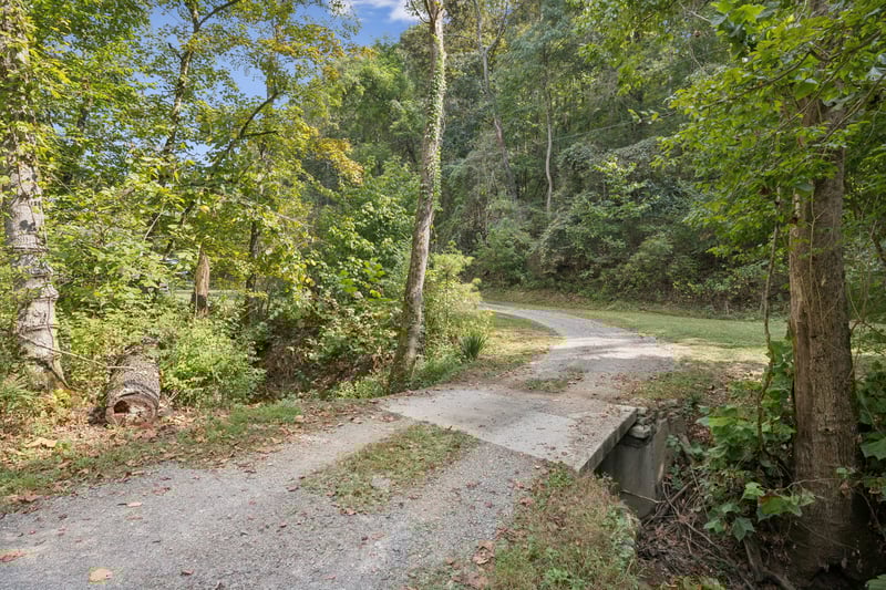 199 Honeysuckle Ln, Ashland City, TN 37015