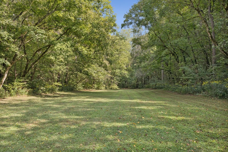 199 Honeysuckle Ln, Ashland City, TN 37015