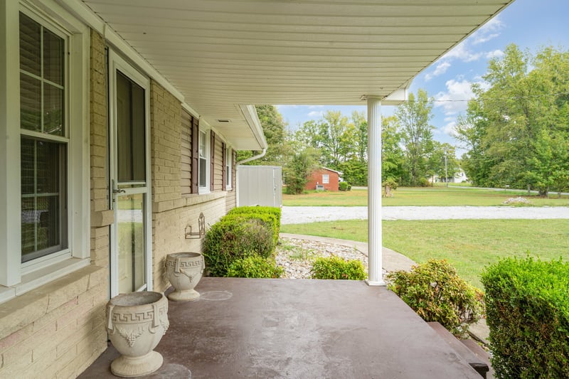 5181 Thomasville Rd, Chapmansboro, TN 37035