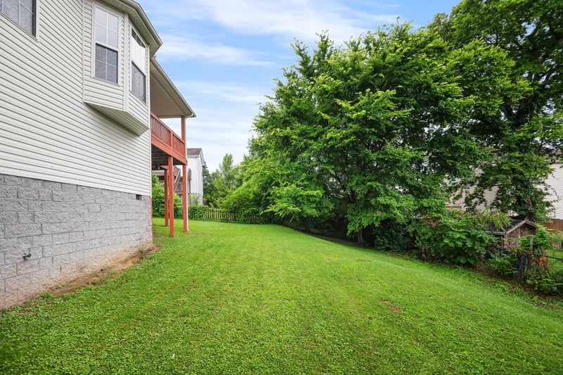 2106 Debbie Ln, La Vergne, TN 37086