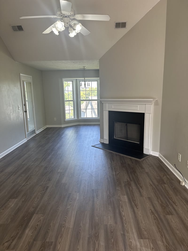 2106 Debbie Ln, La Vergne, TN 37086