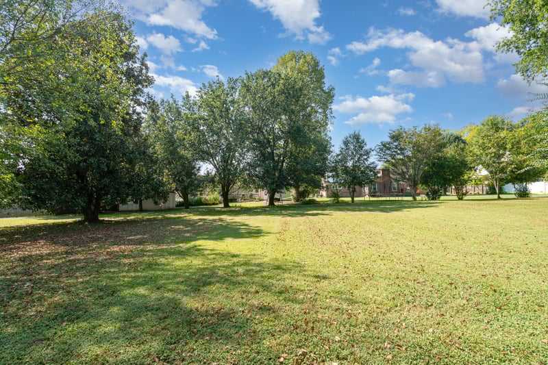 1407 Courtland Dr, Columbia, TN 38401