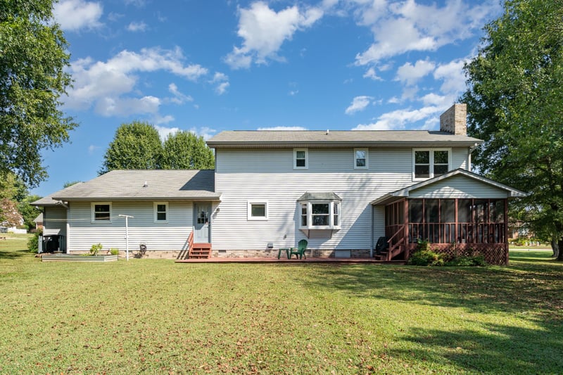 1407 Courtland Dr, Columbia, TN 38401