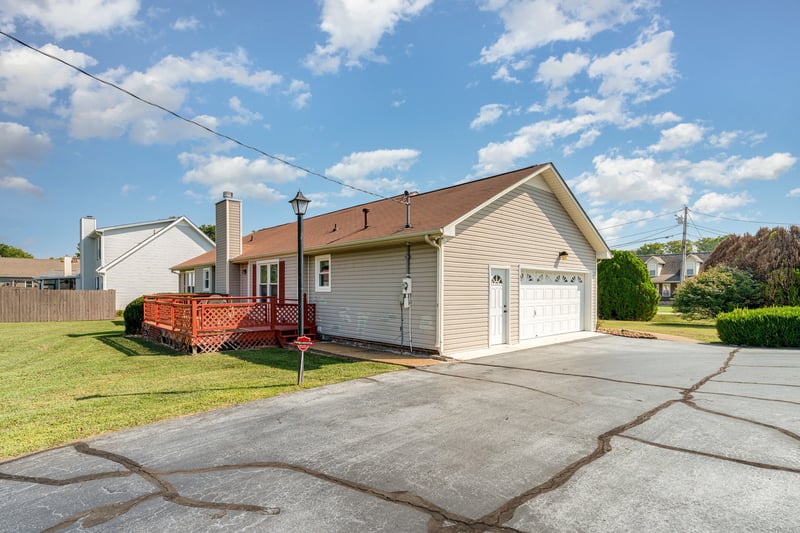 306 Springdale Dr, Columbia, TN 38401