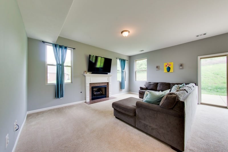 950 Hunters Ln, Springfield, TN 37172