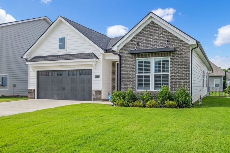 3625 Shady Forest Dr, Murfreesboro, TN 37128
