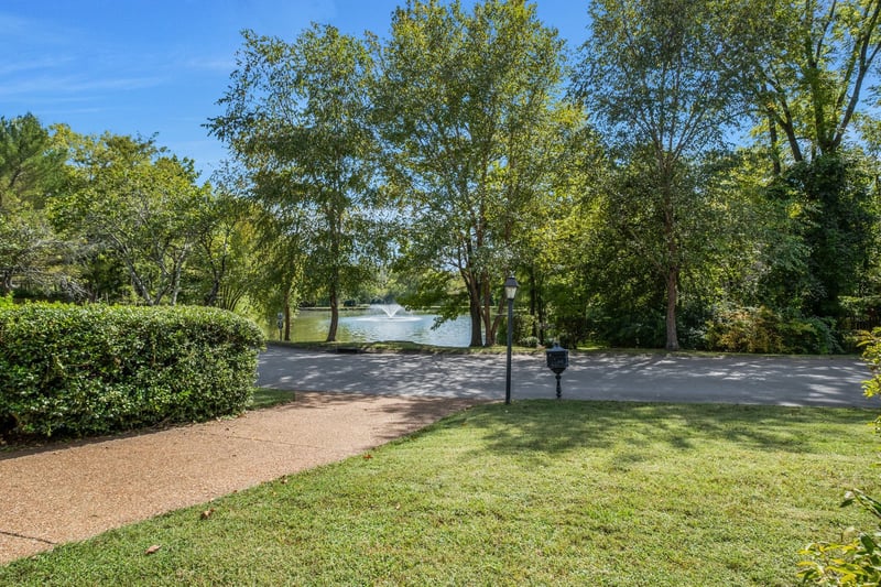 206 Belle Lake Dr, Nashville, TN 37221