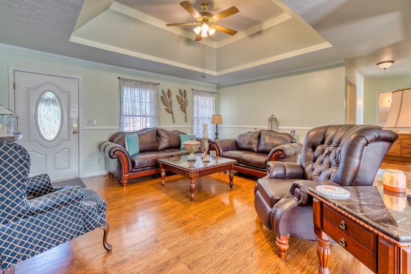 401 Robins Trl, Westmoreland, TN 37186