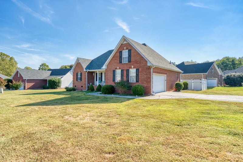 401 Robins Trl, Westmoreland, TN 37186