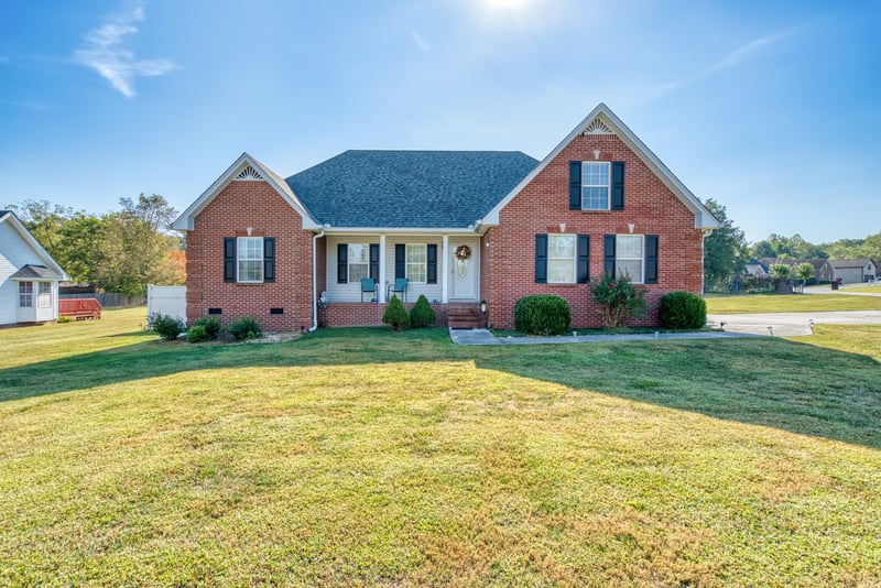 401 Robins Trl, Westmoreland, TN 37186