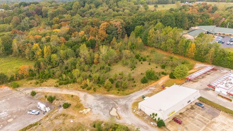 1112 New Highway 52 E, Westmoreland, TN 37186