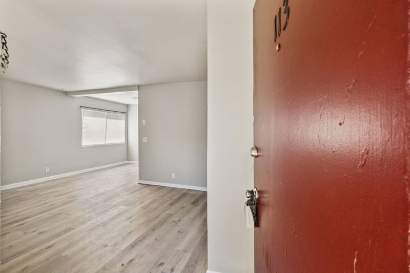 550 Harding Pl #D113, Nashville, TN 37211