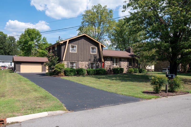 111 Creekwood Ln, Hendersonville, TN 37075