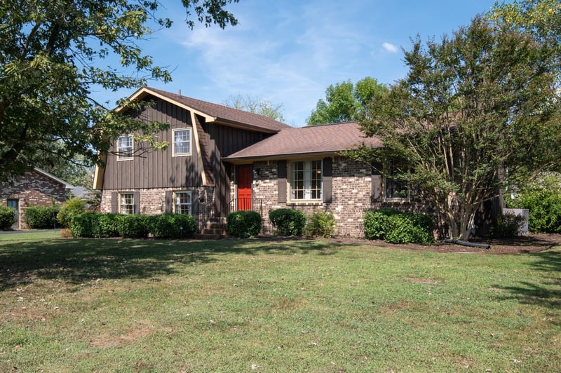 111 Creekwood Ln, Hendersonville, TN 37075