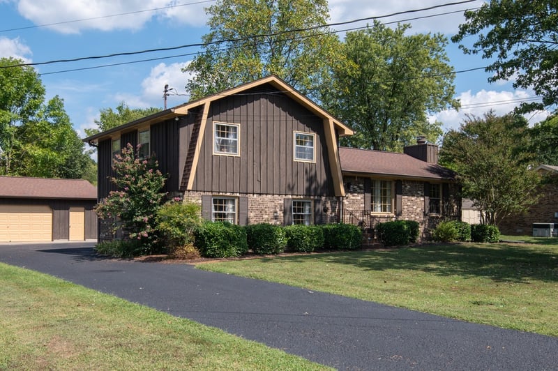 111 Creekwood Ln, Hendersonville, TN 37075