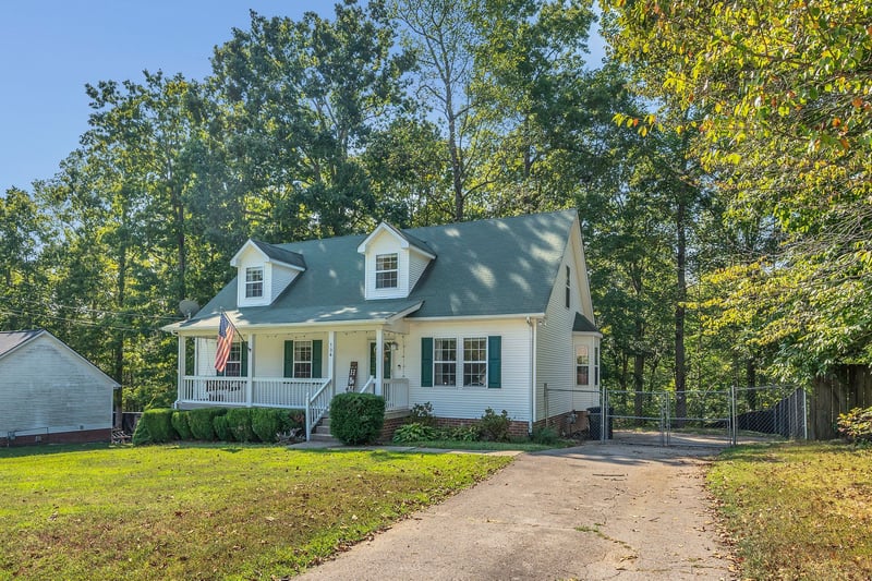 136 Coach Dr, White Bluff, TN 37187