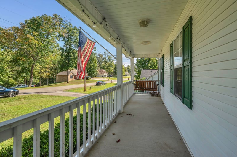 136 Coach Dr, White Bluff, TN 37187