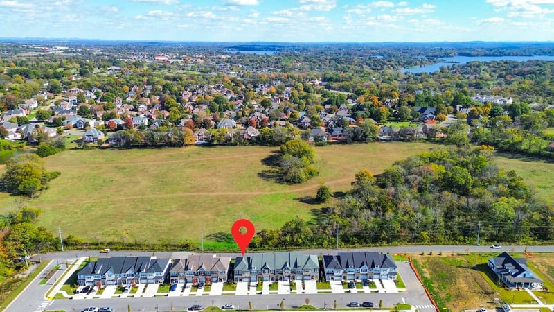 127 Dameron Dr, Hendersonville, TN 37075