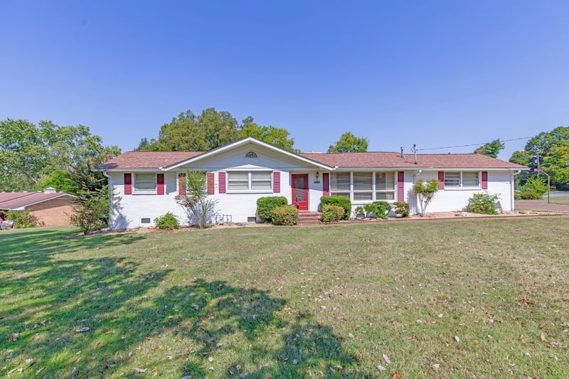 448 Walton Ferry Rd, Hendersonville, TN 37075