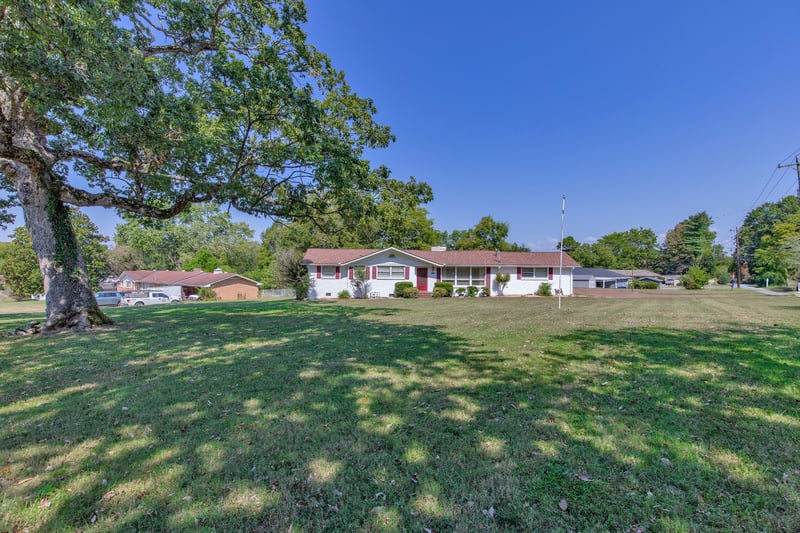 448 Walton Ferry Rd, Hendersonville, TN 37075