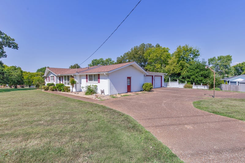 448 Walton Ferry Rd, Hendersonville, TN 37075