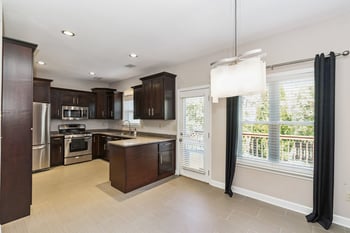 913 Springlake Ct, Nashville, TN 37221