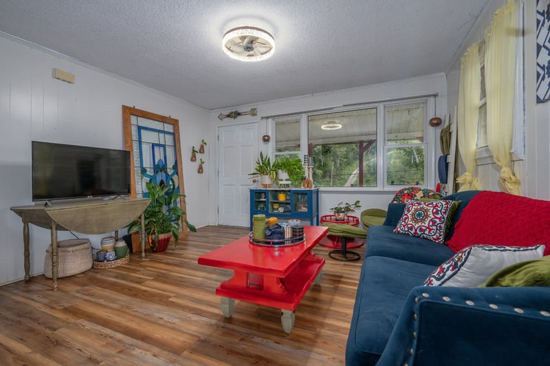 736 Club Springs Rd, Buffalo Valley, TN 38548