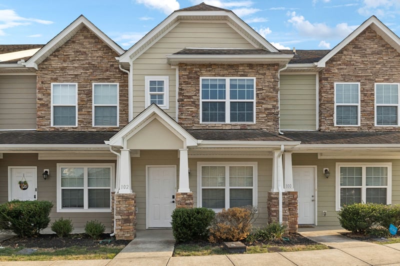 102 Cobblestone Place Dr, Goodlettsville, TN 37072